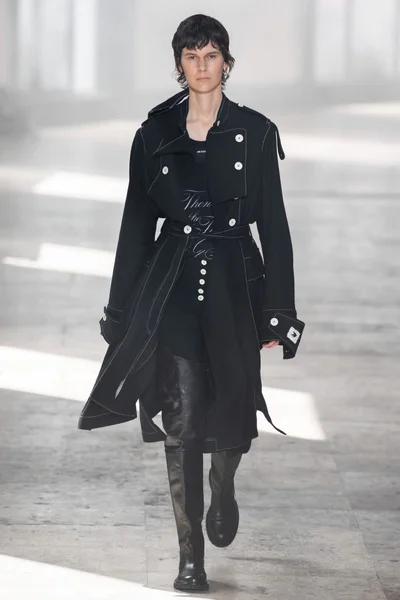 Look 7